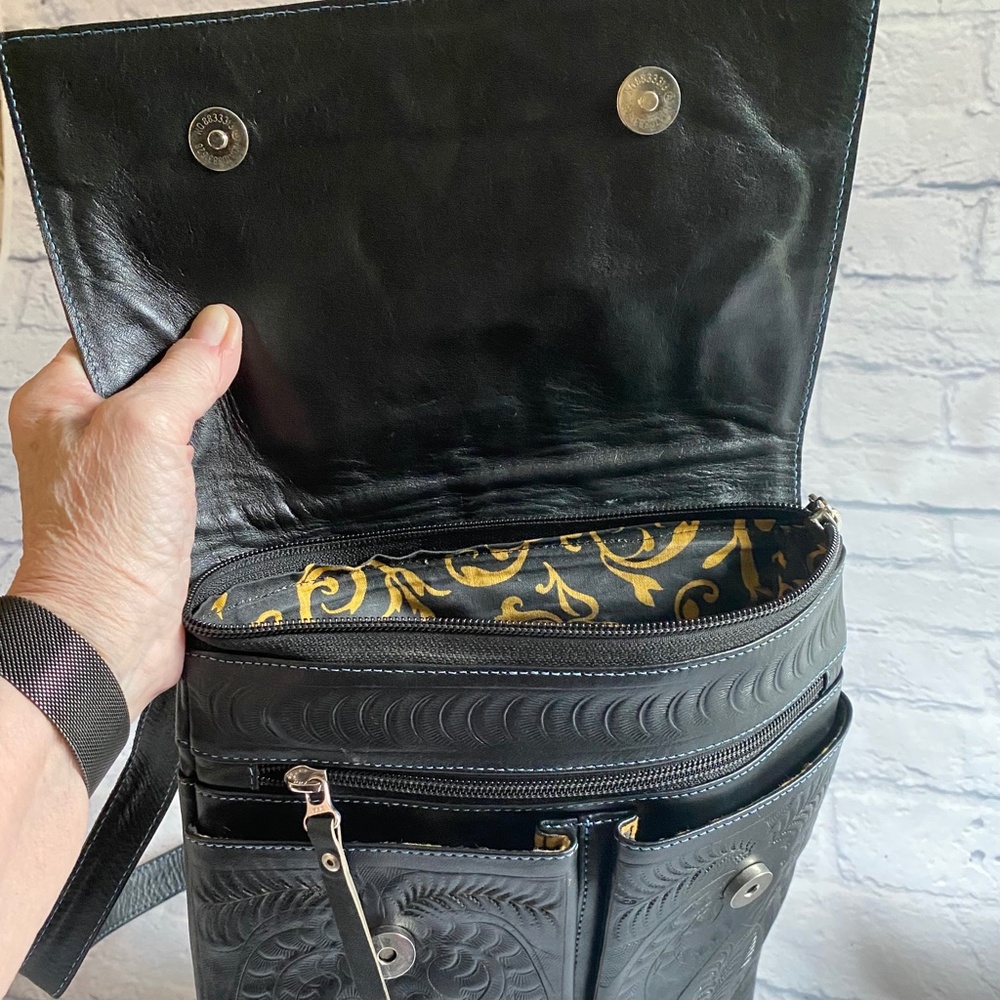 STUNNING HANDMADE TOOLED LEATHER BAG - NWOT - Picture 6 of 8